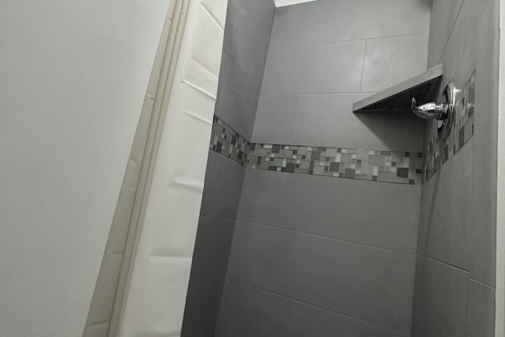 Deluxe Double Bed Shared Bathroom (2 of 20)