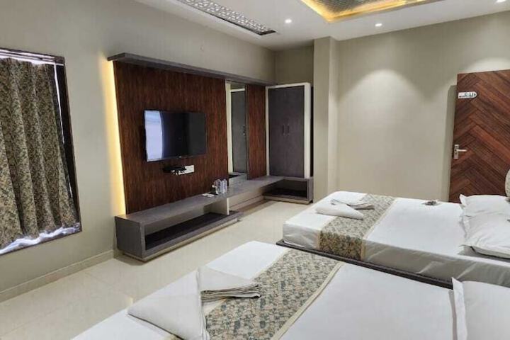 Room 14 of 23