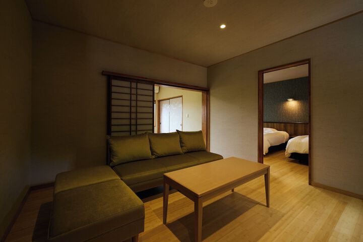 Room 17 of 79