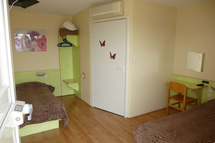 Room 4 of 36