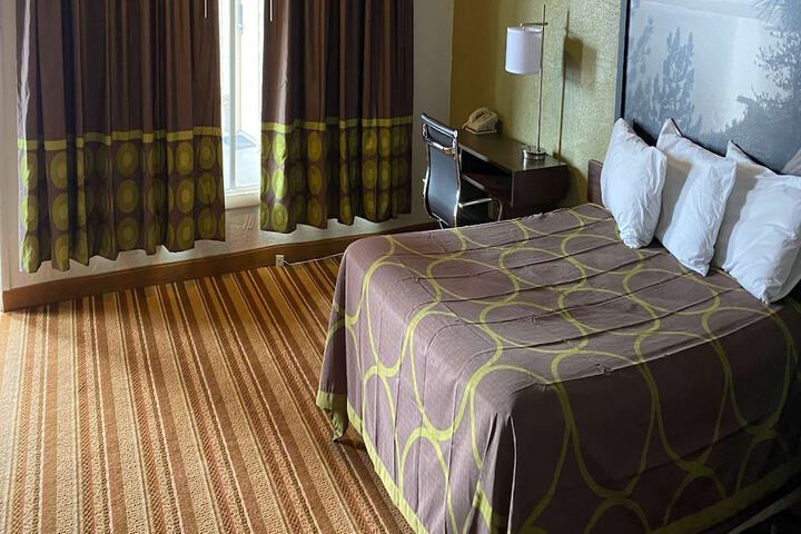 Room 18 of 38