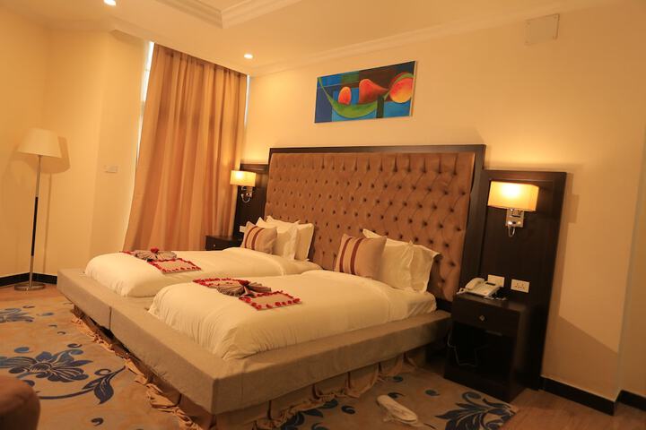 Room 14 of 37