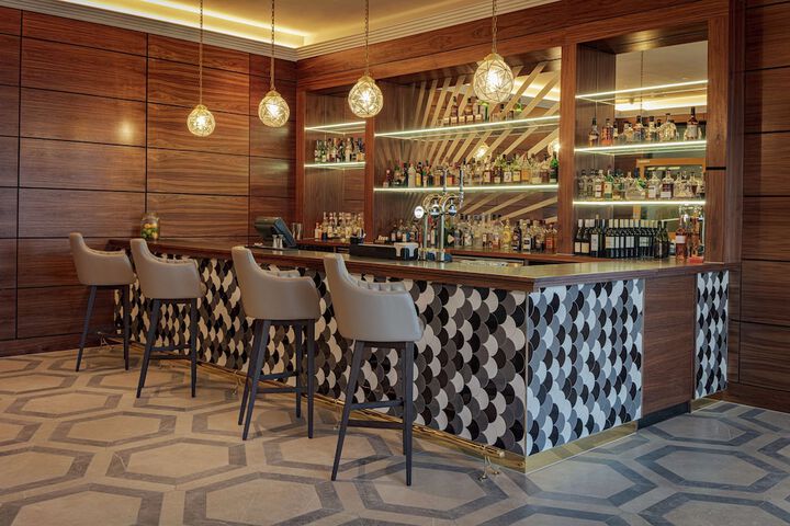 Lounge 130 of 206