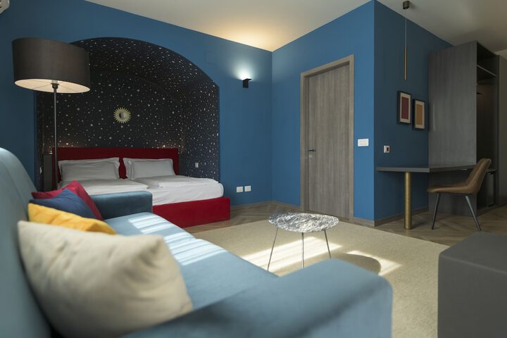 Room 21 of 47