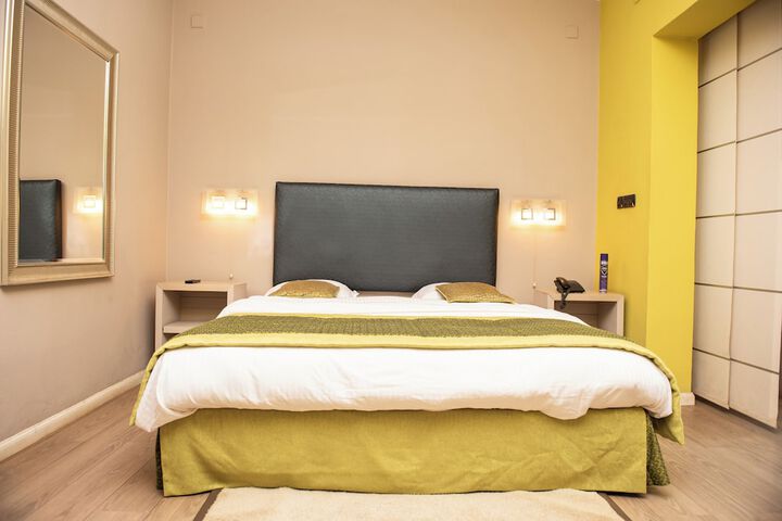 Room 4 of 39