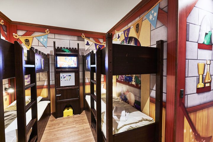 Room 22 of 54