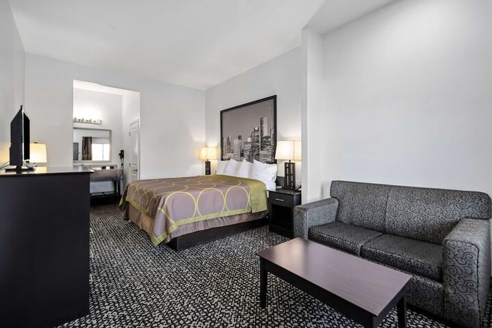 Room 21 of 38