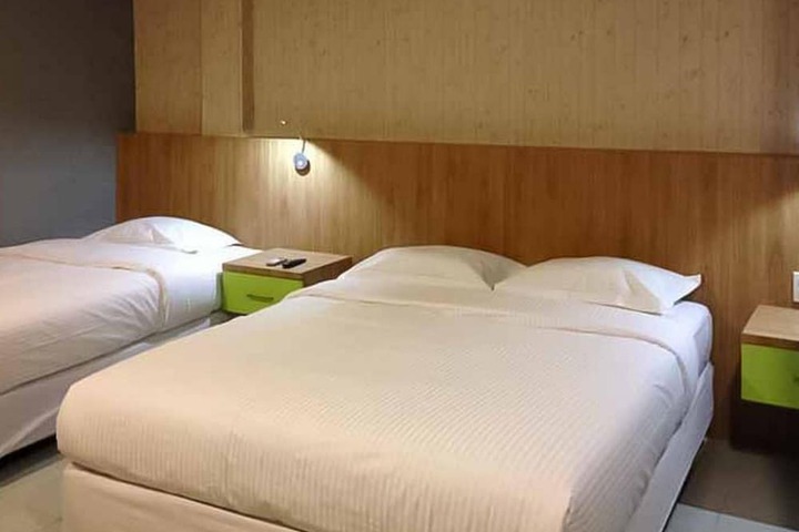 Room 10 of 26