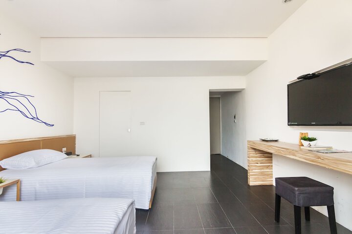 Room 16 of 172