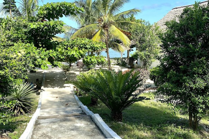 Hotel Exterior 68 of 92