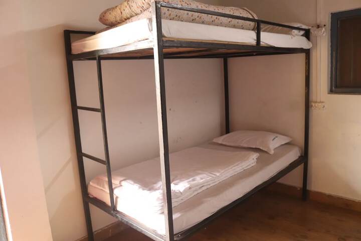 Room 8 of 17