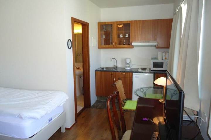 Room 12 of 63