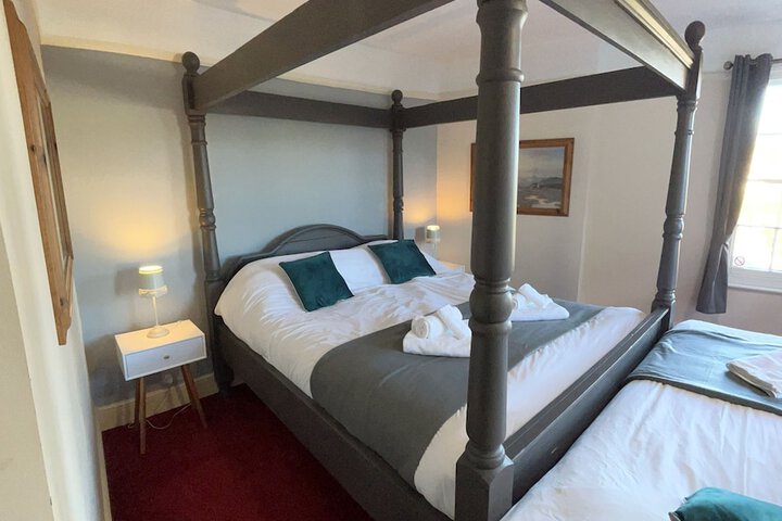 Room 15 of 37
