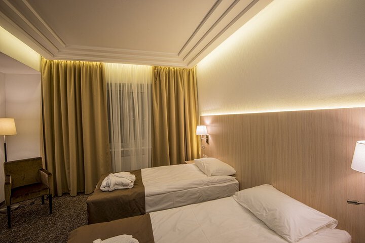Room 4 of 36