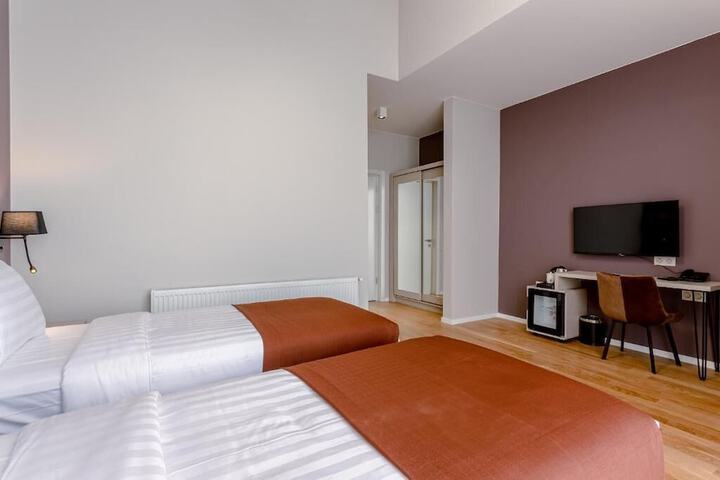 Room 14 of 29