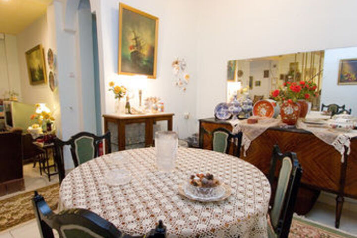 Dining 8 of 31
