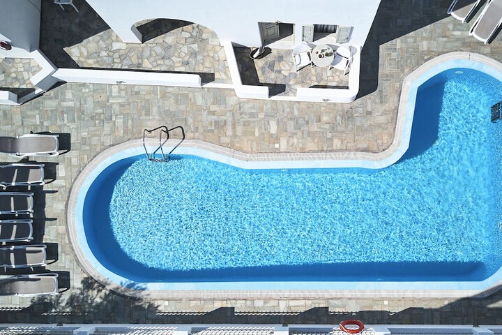 Pool 40 of 59