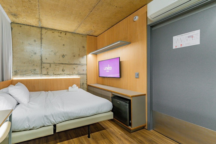 Room 15 of 71