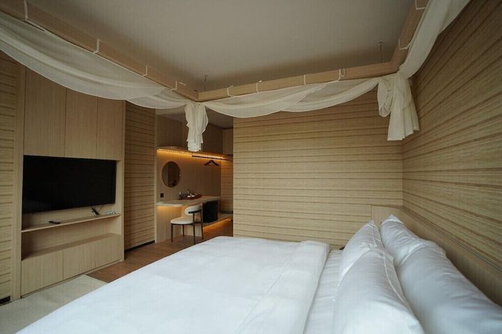 Room 30 of 134