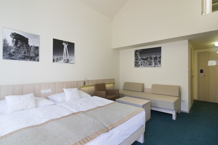 Room 10 of 116