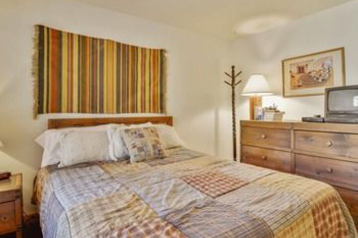 Room 9 of 25