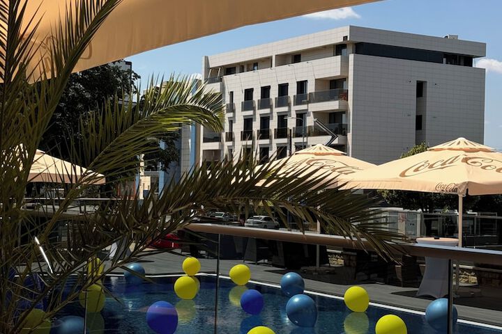 Pool 54 of 72
