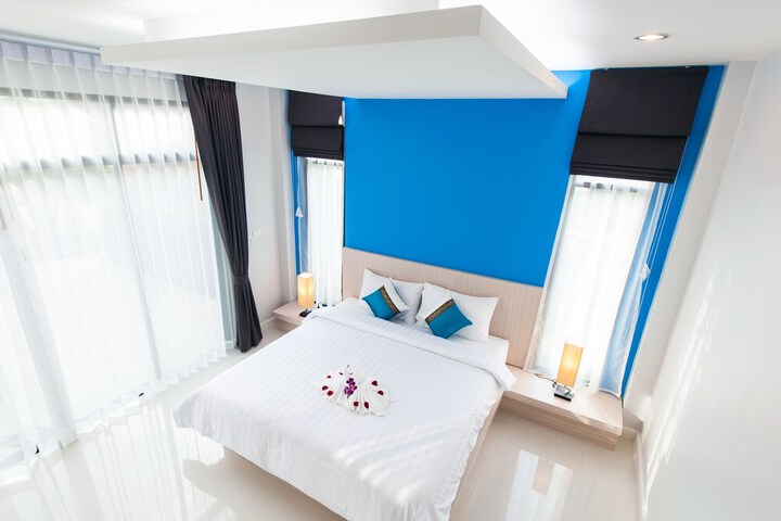 Room 5 of 38