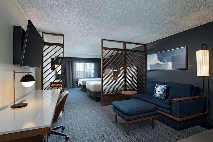 Room 10 of 35