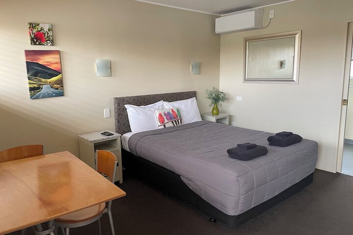 Room 4 of 13