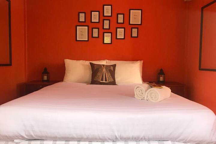 Room 2 of 28