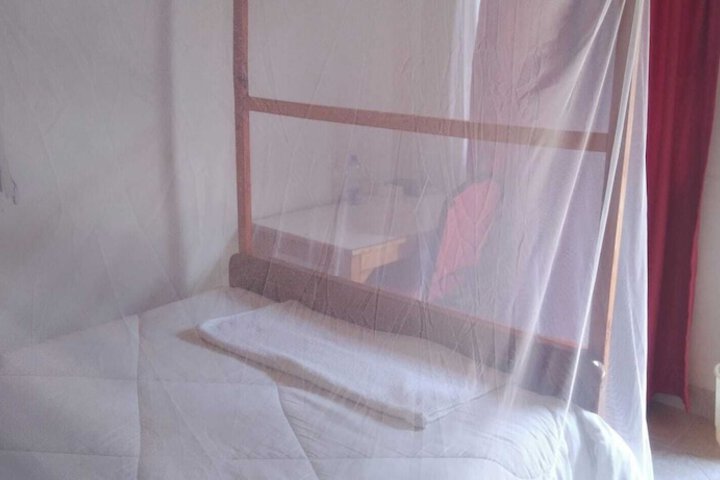 Room 12 of 48