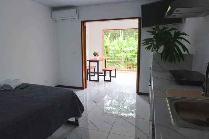 Room 8 of 9