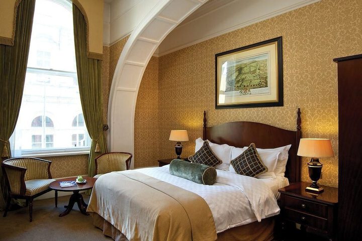 Room 3 of 82