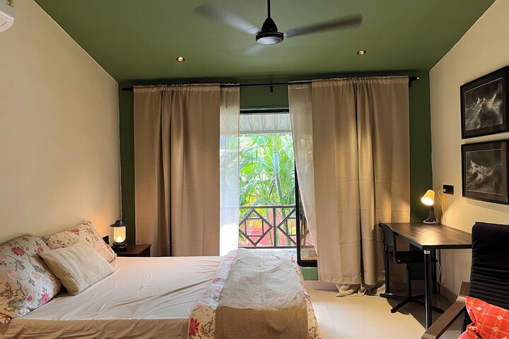 Room 10 of 24