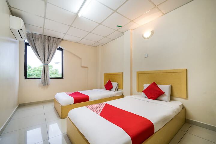 Room 20 of 34