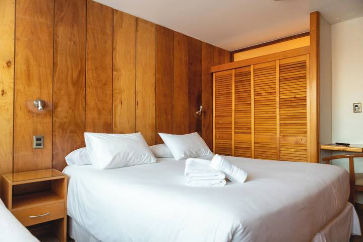Room 42 of 77