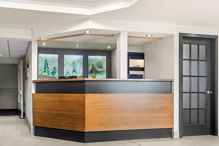 Entrance & Lobby
