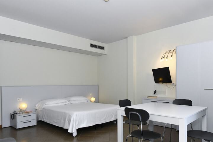 Room 75 of 102