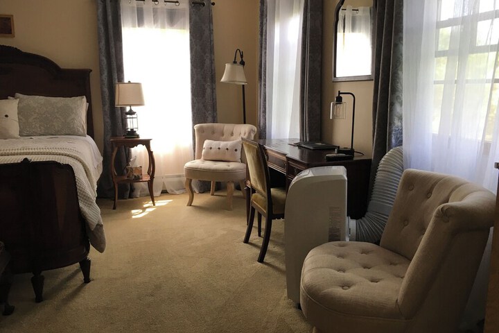 Room 3 of 46