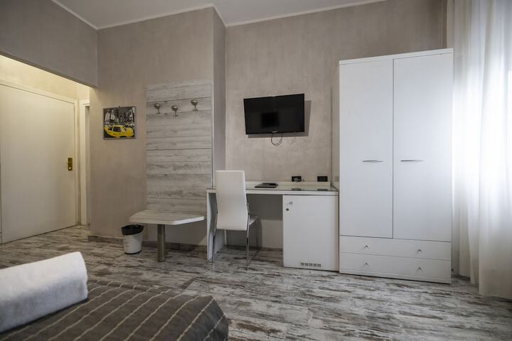 Room 32 of 70