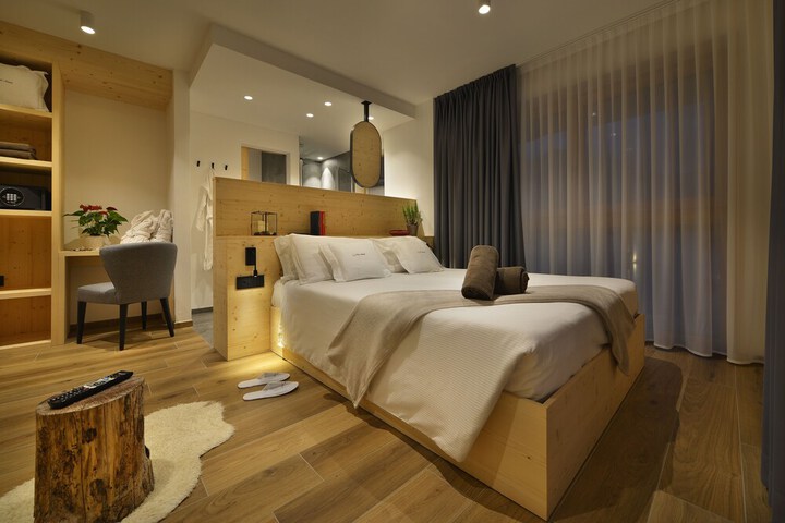 Room 16 of 78
