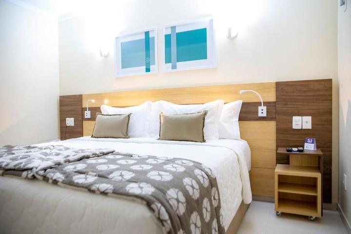 Room 4 of 18