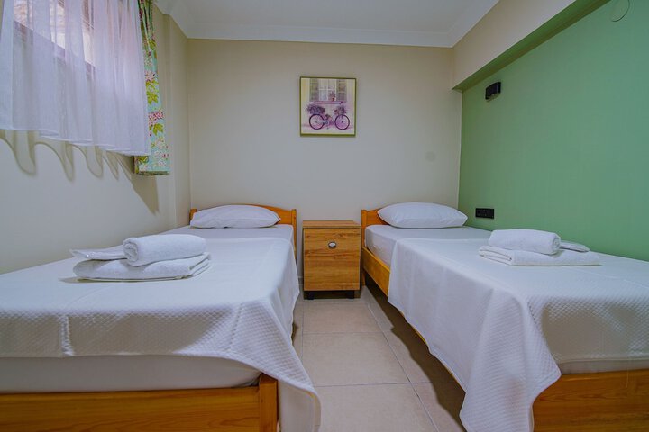 Room 33 of 61