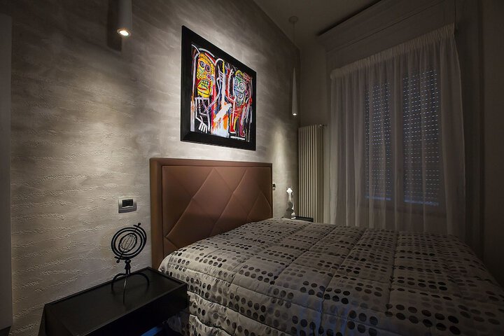 Room 25 of 49
