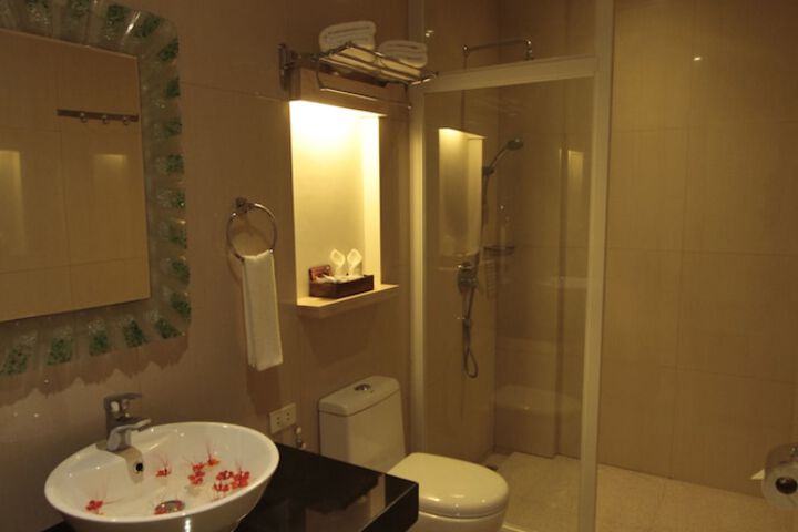 Room 17 of 32