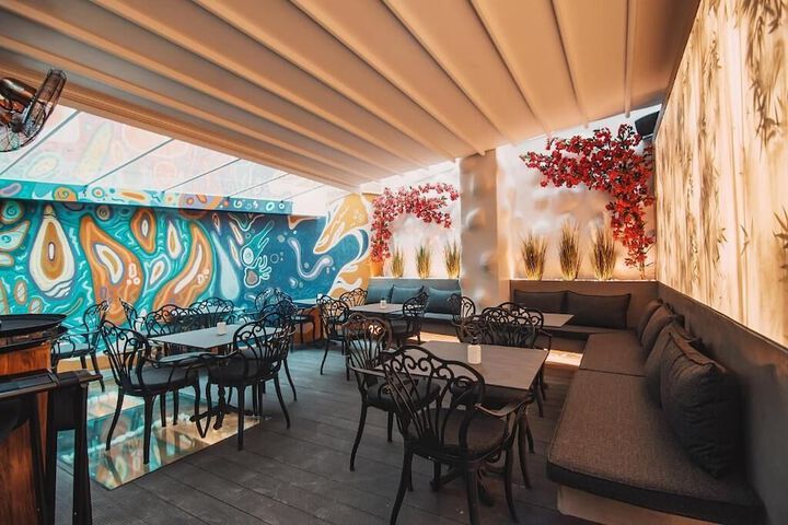 Dining 45 of 49