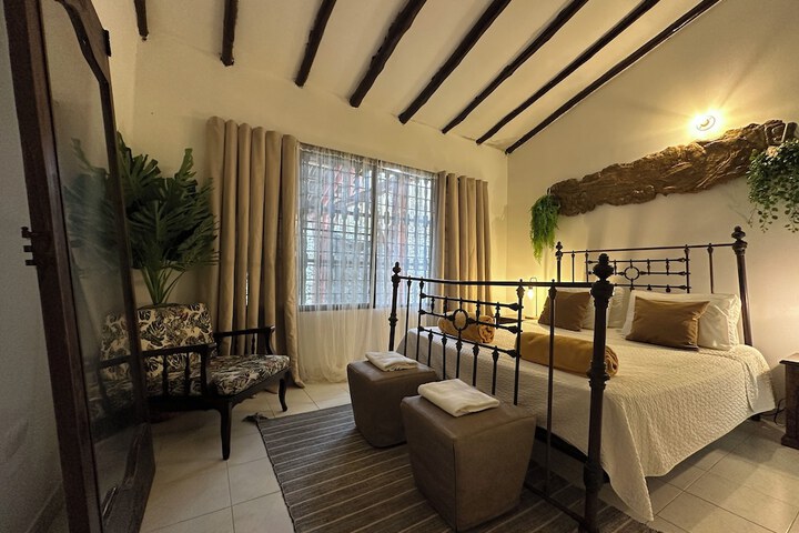 Room 2 of 44