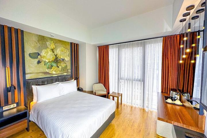 Room 3 of 10