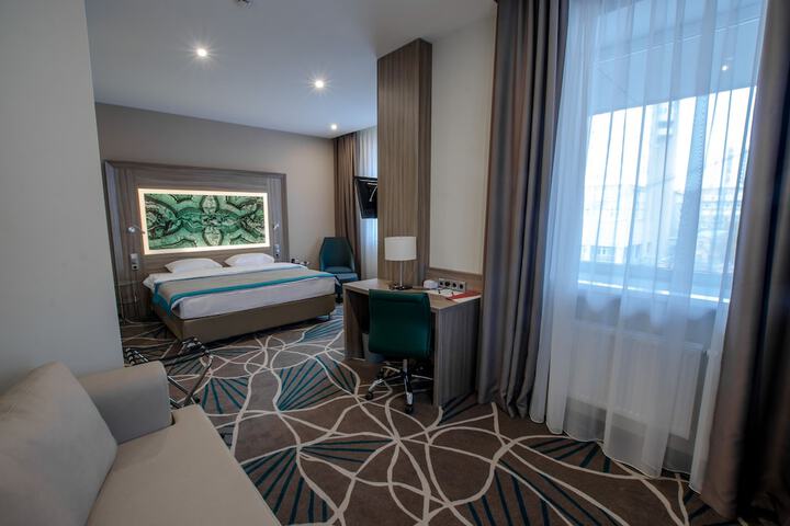 Room 4 of 38
