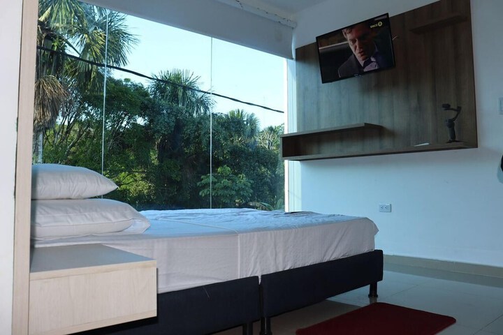 Room 13 of 23